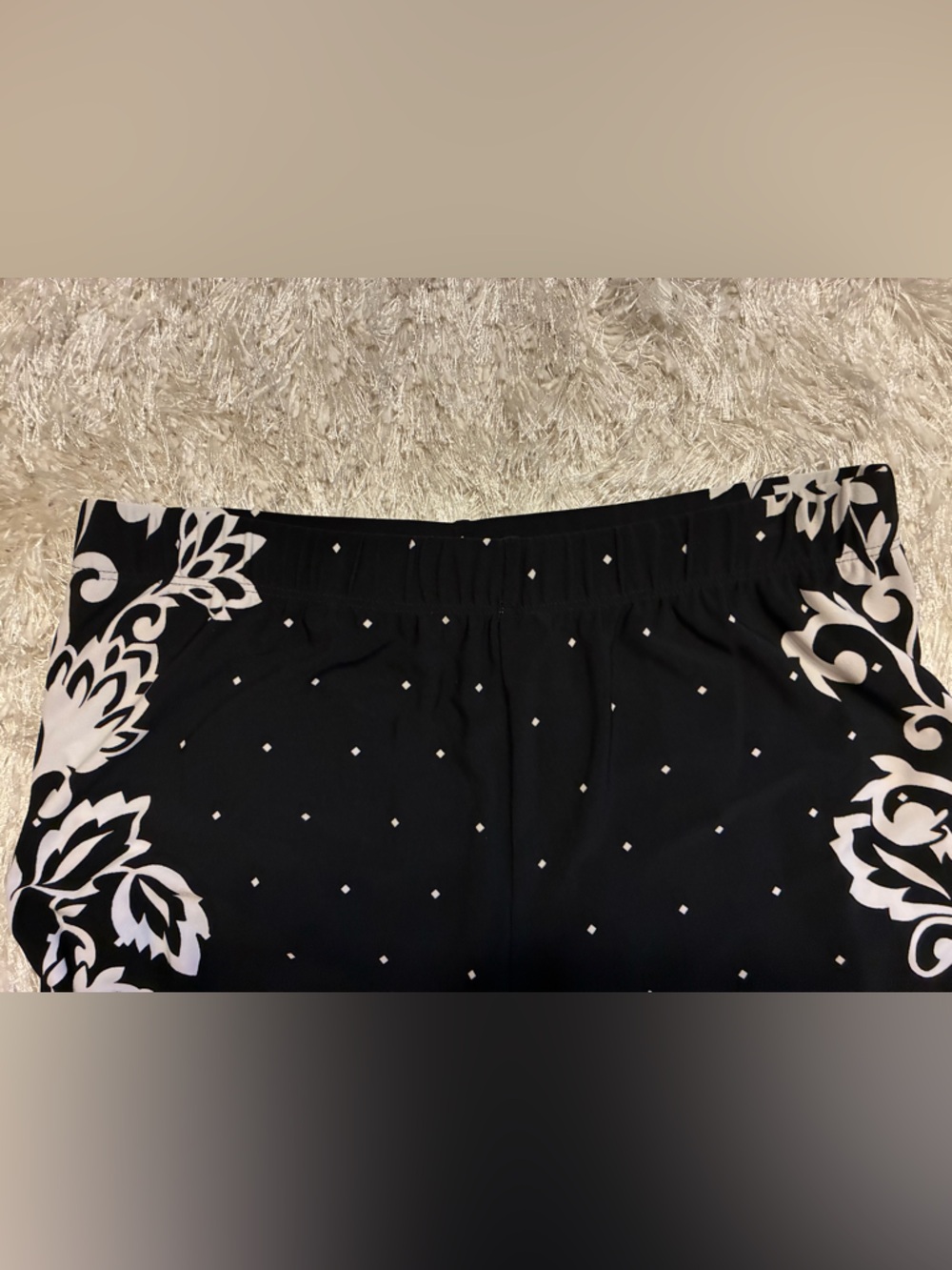 Susan Graver Black and White Floral Diamond  Dot Print  Wide Leg Boho Crop Pants - Picture 7 of 8